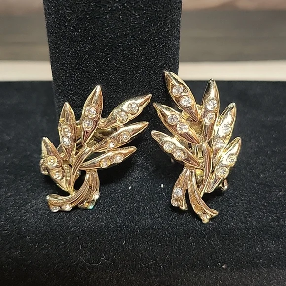 Gold Leaves with Rhinestone Accents Clipon Earrings - Picture 1 of 2